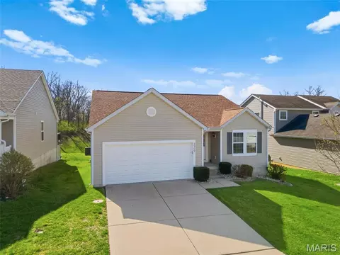 2909 Preston Woods Trl, O'fallon, MO 63367