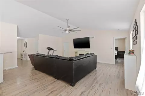 Entry Way - 1109 Foxwood Estates Dr, Arnold, MO 63010 photo 3 of 4