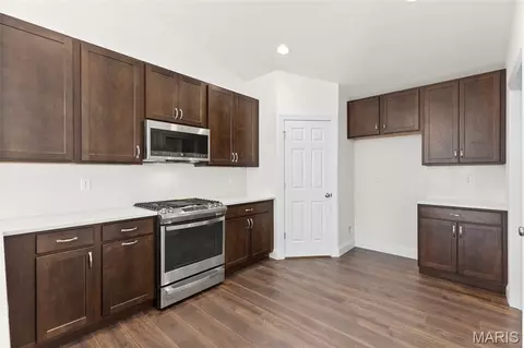 Kitchen - 1057 Bloomfield Dr, Eureka, MO 63025 photo 2 of 3