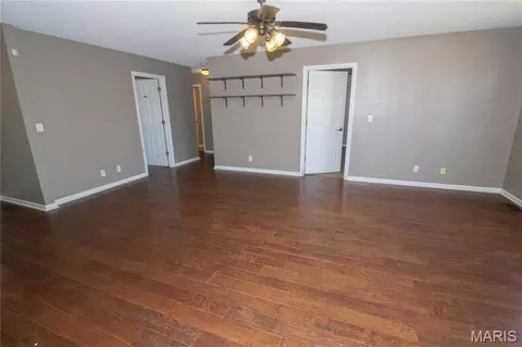 Living - 126 Hickory Valley Rd, Saint Robert, MO 65584 photo 2 of 5
