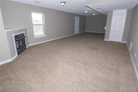 Living - 126 Hickory Valley Rd, Saint Robert, MO 65584 photo 4 of 5