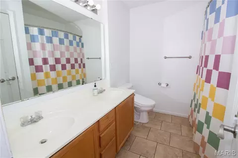 Bath - 126 Hickory Valley Rd, Saint Robert, MO 65584 photo 1 of 3