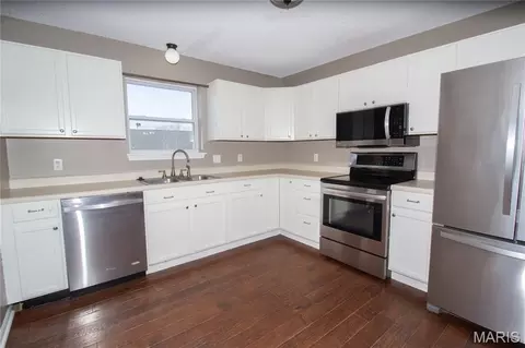 Kitchen - 126 Hickory Valley Rd, Saint Robert, MO 65584 photo 3 of 3