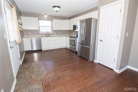 Kitchen - 126 Hickory Valley Rd, Saint Robert, MO 65584 photo 1 of 3