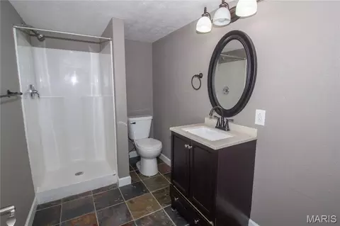 Bath - 126 Hickory Valley Rd, Saint Robert, MO 65584 photo 3 of 3
