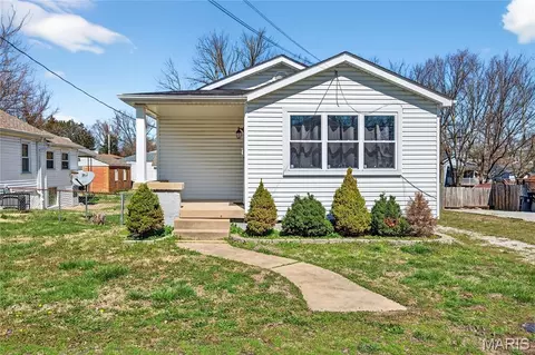 327 W Felton Ave, Saint Louis, MO 63125