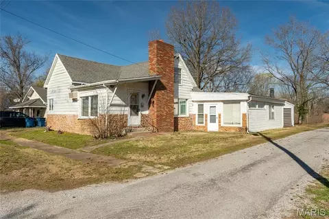 712 Mulkey, Christopher, IL 62822