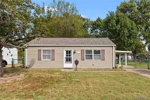 43 Saint Celeste Dr, Florissant, MO 63031
