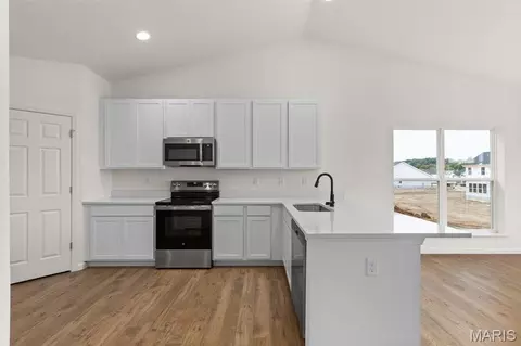 Kitchen - 2203 Clover Ln, Rolla, MO 65401 photo 3 of 4