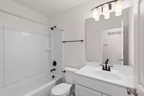 Bath - 2203 Clover Ln, Rolla, MO 65401 photo 1 of 3