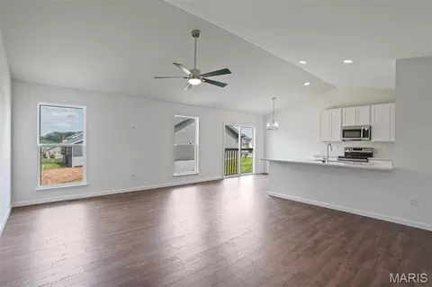 Living - 4573 Bella Terra Dr, Arnold, MO 63010 photo 2 of 2