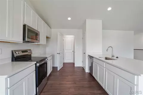 Entry Way - 4573 Bella Terra Dr, Arnold, MO 63010 photo 3 of 5