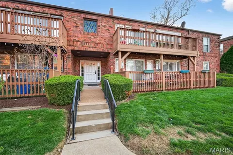 4294 Chateau De Ville Dr #H, Saint Louis, MO 63129