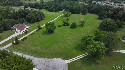 27 Hackney Ct, Wentzville, MO 63385