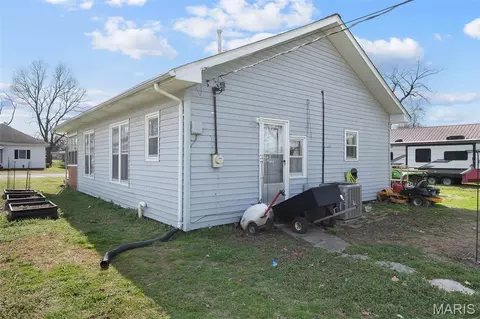Exterior - 323 Wright Ave, Chaffee, MO 63740 photo 2 of 6