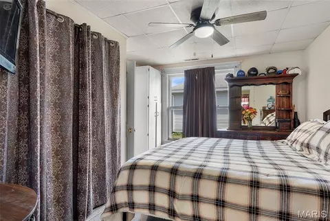 Bedroom - 323 Wright Ave, Chaffee, MO 63740 photo 2 of 3