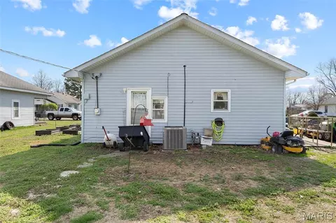Exterior - 323 Wright Ave, Chaffee, MO 63740 photo 3 of 6