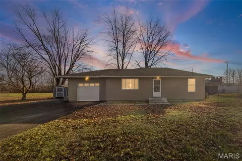 11 Richard Pl, Belleville, IL 62223
