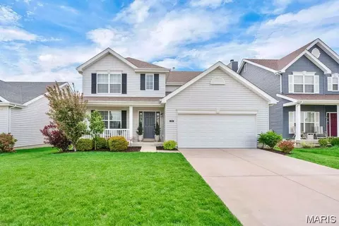 204 Charlestowne Place Dr, Saint Charles, MO 63301