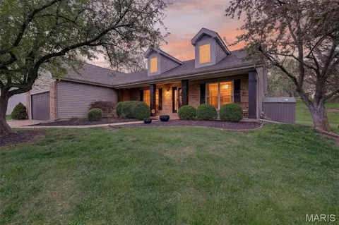 7 Autumn Valley Ct, O'fallon, MO 63366