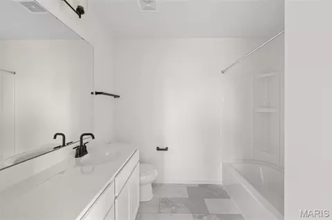 Bath - 4936 Knotty Alder Dr, Imperial, MO 63052 photo 1 of 4