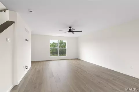 Living - 4936 Knotty Alder Dr, Imperial, MO 63052 photo 4 of 4