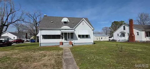 Exterior - 901 E Main St, Steeleville, IL 62288 photo 2 of 11