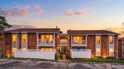 530 Nirk Ave #F, Saint Louis, MO 63122