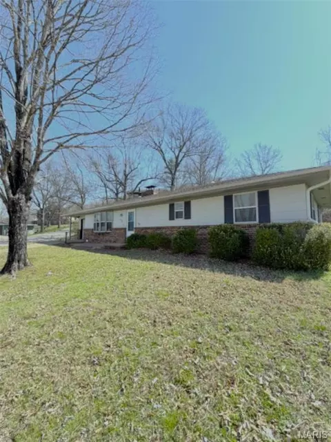 1401 Hull Valley Dr, Waynesville, MO 65583