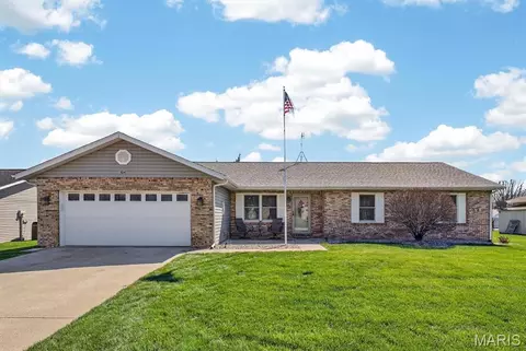 104 Meadowbruck Ln, Shiloh, IL 62221