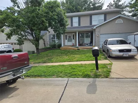 4516 Southridge Pines Dr, Saint Louis, MO 63128