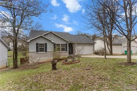 2052 Waybridge Ln, Fenton, MO 63026