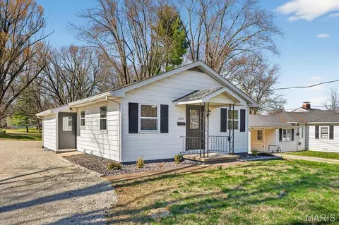 2707 E Main St, Belleville, IL 62221