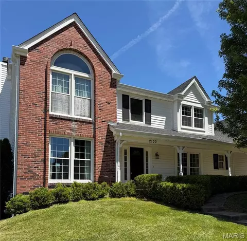 2100 Seven Oaks Dr, Saint Charles, MO 63303