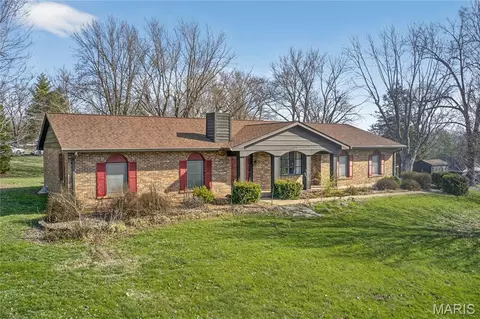 1875 Buffalo Run Dr, Pacific, MO 63069
