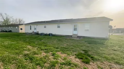 703 Patti Ln, Dexter, MO 63841 photo 9