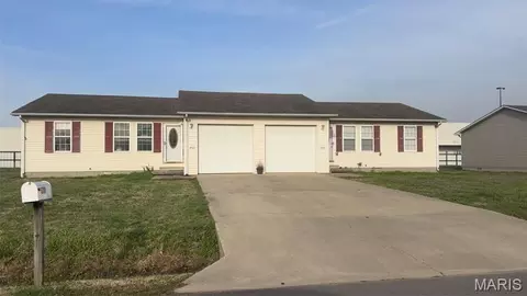 703 Patti Ln, Dexter, MO 63841