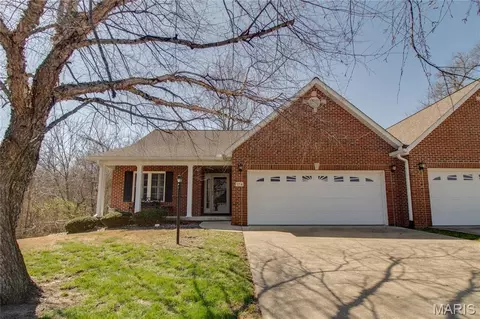 5214 Willis Ave, Godfrey, IL 62035