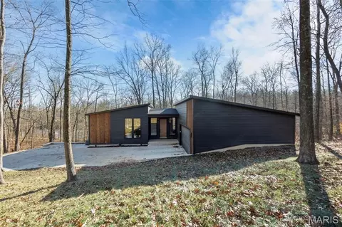 449 Eagle Pointe Cir, Cape Girardeau, MO 63701