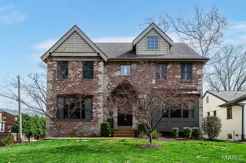 7902 Teasdale Ave, Saint Louis, MO 63130