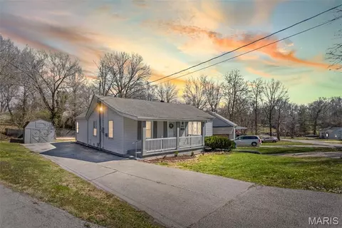 2425 La Salle Dr, Alton, IL 62002