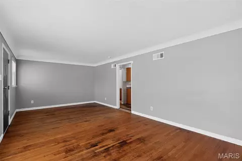 Living - 6801 Knoll Ave, Berkeley, MO 63134 photo 4 of 5