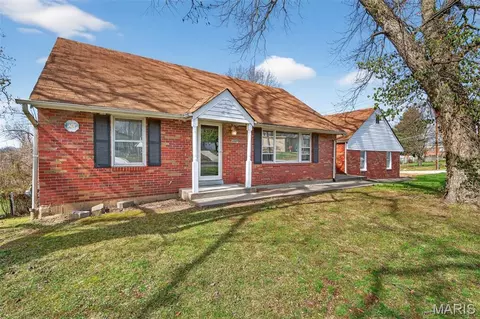6009 Bermuda Dr, Saint Louis, MO 63135