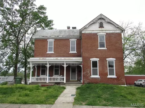 1009 Swanwick St, Chester, IL 62233