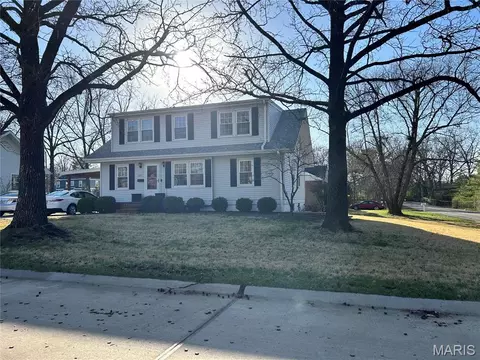 1337 Warson Pl, Rock Hill, MO 63119