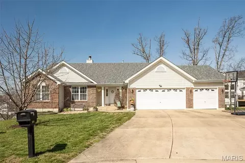 1403 Grizzly Holw, Wentzville, MO 63385