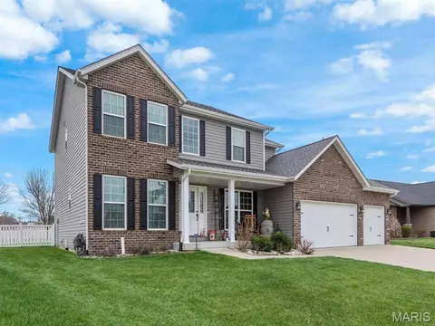 3526 Chippewa Dr, Shiloh, IL 62221