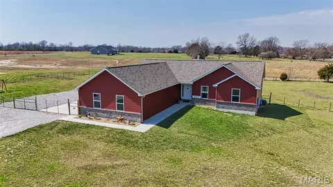 30931 Bonnie Bell Dr, Warrenton, MO 63383