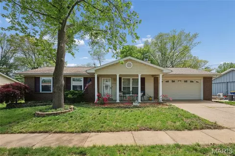 2772 Cliffwood Trl, Saint Louis, MO 63129