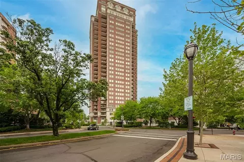 150 Carondelet Plz #1301, Clayton, MO 63105